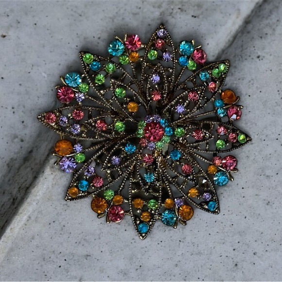 Round Pin/Brooch Sparkling Multicolored Crystals-New - Picture 3 of 3